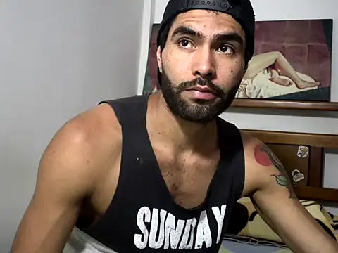 Snapshot of hideonbush051 chatting on 11/16/25, 03:50 hideonbush051 online show from 11/16/25, 03:50