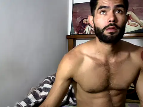 Snapshot of hideonbush051 chatting on 12/04/25, 03:21 hideonbush051 online show from 12/04/25, 03:21