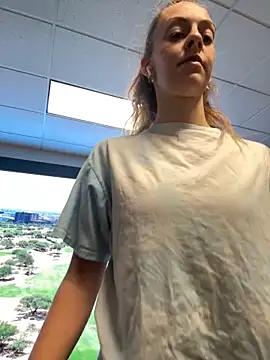 Snapshot of jungleangel chatting on 03/05/25, 06:45 jungleangel online show from 03/05/25, 06:45