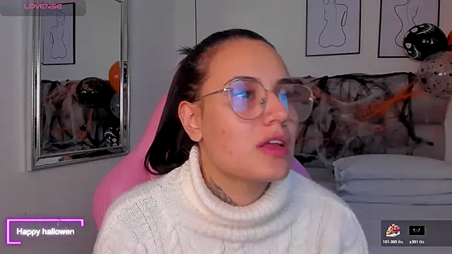 Susan-Sweet-7 online show from 10/24/25, 10:28