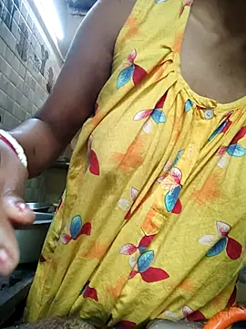 Snapshot of Bengoli--bhabhi chatting on 02/27/25, 01:38 Bengoli--bhabhi online show from 02/27/25, 01:38