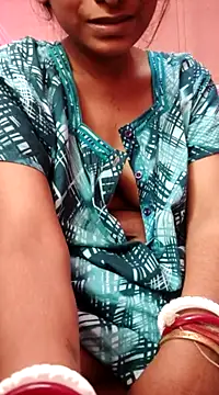 Snapshot of Bengoli--bhabhi chatting on 03/05/25, 03:29 Bengoli--bhabhi online show from 03/05/25, 03:29