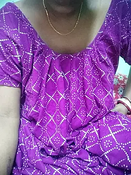 Snapshot of Bengoli--bhabhi chatting on 10/22/25, 01:33 Bengoli--bhabhi online show from 10/22/25, 01:33