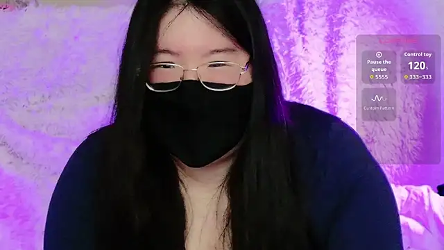 Snapshot of Kara-Nuna chatting on 12/03/25, 06:43 Kara-Nuna online show from 12/03/25, 06:43