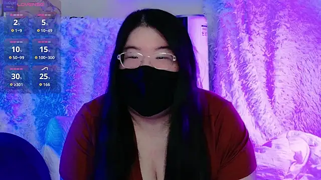 Snapshot of Kara-Nuna chatting on 12/04/25, 04:22 Kara-Nuna online show from 12/04/25, 04:22