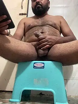 Snapshot of Daddy_inurhouse chatting on 06/17/26, 03:35 Daddy inurhouse online show from 06/17/26, 03:35