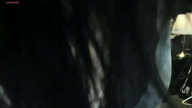 Snapshot of KimBeee chatting on 12/14/25, 07:03 KimBeee online show from 12/14/25, 07:03