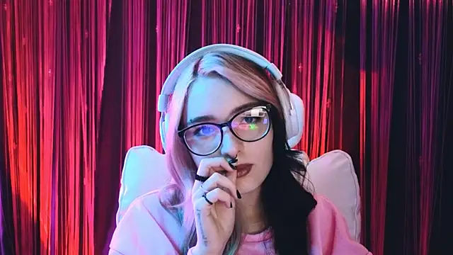 Snapshot of Avi_Nile chatting on 02/14/25, 03:00 Avi Nile online show from 02/14/25, 03:00