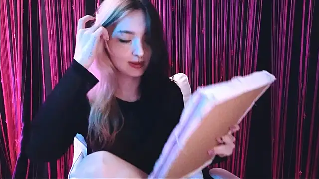 Snapshot of Avi_Nile chatting on 02/18/25, 02:38 Avi Nile online show from 02/18/25, 02:38