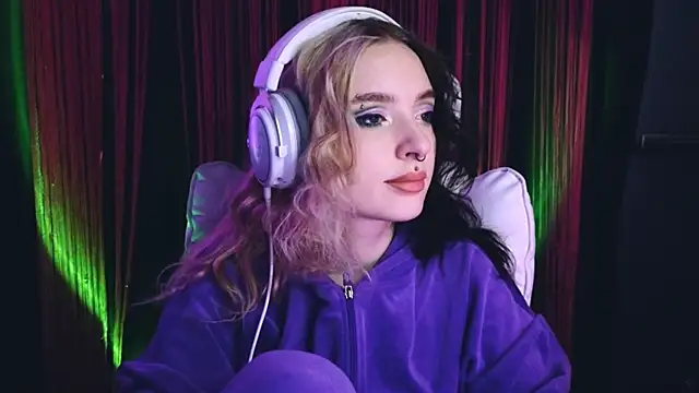 Snapshot of Avi_Nile chatting on 03/07/25, 02:25 Avi Nile online show from 03/07/25, 02:25