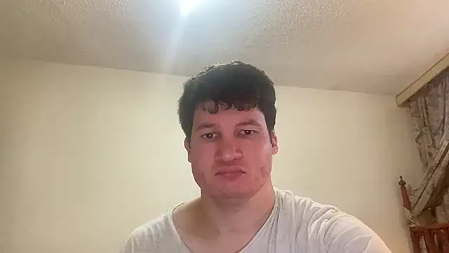 Snapshot of Lorenzo_hernandez chatting on 02/16/25, 10:10 Lorenzo hernandez online show from 02/16/25, 10:10