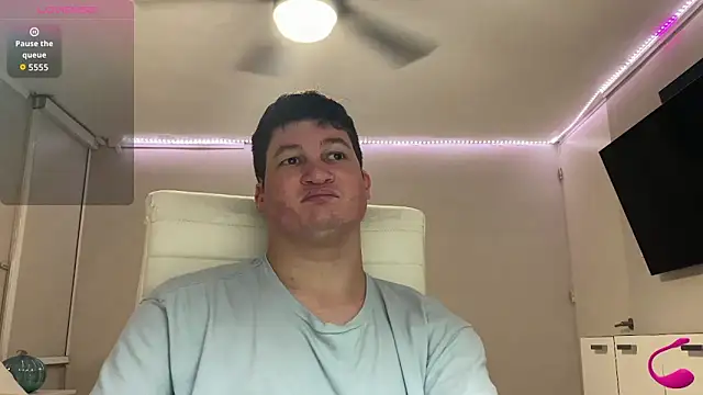 Snapshot of Lorenzo_hernandez chatting on 09/30/25, 10:48 Lorenzo hernandez online show from 09/30/25, 10:48