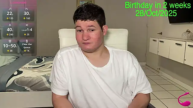 Snapshot of Lorenzo_hernandez chatting on 10/05/25, 12:09 Lorenzo hernandez online show from 10/05/25, 12:09