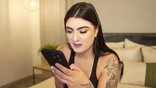 IrisBaker online show from 01/18/26, 07:39