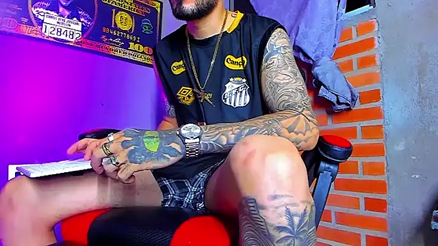 Snapshot of smoker445 chatting on 11/18/25, 12:38 smoker445 online show from 11/18/25, 12:38