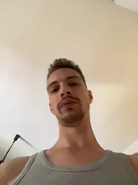 Snapshot of elatus0206 chatting on 10/29/25, 06:59 elatus0206 online show from 10/29/25, 06:59