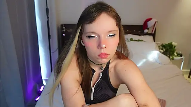 Snapshot of Ayra_Lust chatting on 01/13/25, 07:11 Ayra Lust online show from 01/13/25, 07:11