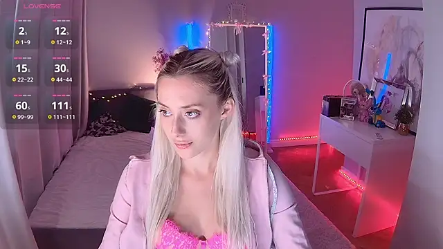 LoryWood online show from 09/11/25, 03:01