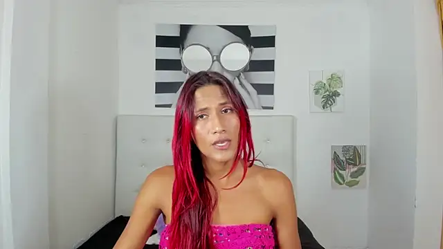 Brisahott online show from 10/31/25, 07:48