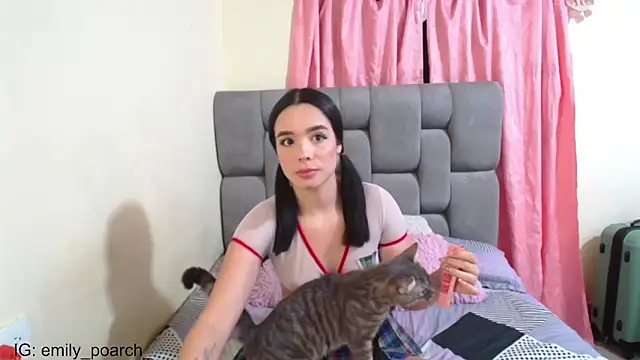 Snapshot of emilyaboott chatting on 12/10/24, 02:59 emilyaboott online show from 12/10/24, 02:59