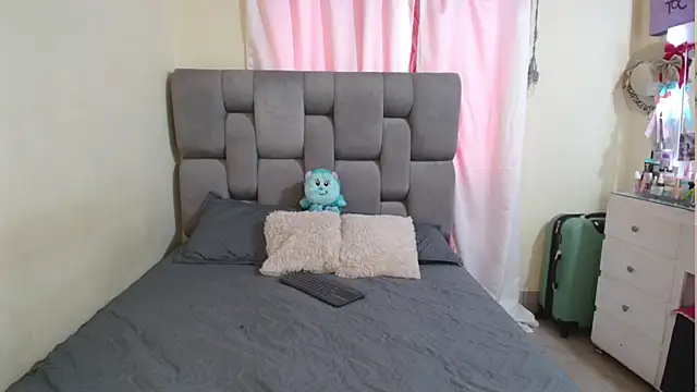 Snapshot of emilyaboott chatting on 02/07/25, 09:58 emilyaboott online show from 02/07/25, 09:58