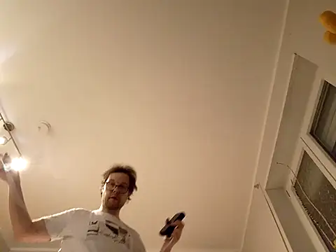 larsgessner30 online show from 12/03/25, 10:41