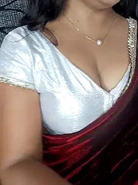 Snapshot of Tanvi-patil chatting on 05/25/26, 05:41 Tanvi-patil online show from 05/25/26, 05:41