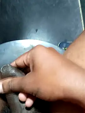 Snapshot of SexyMama_boy chatting on 01/21/25, 04:21 SexyMama boy online show from 01/21/25, 04:21