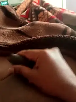 Snapshot of SexyMama_boy chatting on 10/04/25, 05:49 SexyMama boy online show from 10/04/25, 05:49