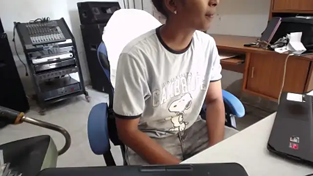 yohatinelly07 online show from 11/22/25, 02:38