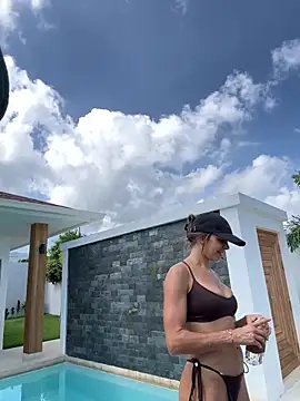 JuicyFruits93 online show from 11/09/25, 06:44