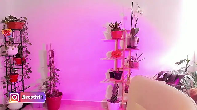 rossth1 online show from 11/14/25, 08:51