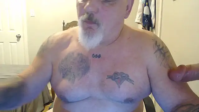 Newfiesausage1972 online show from 03/02/25, 02:54