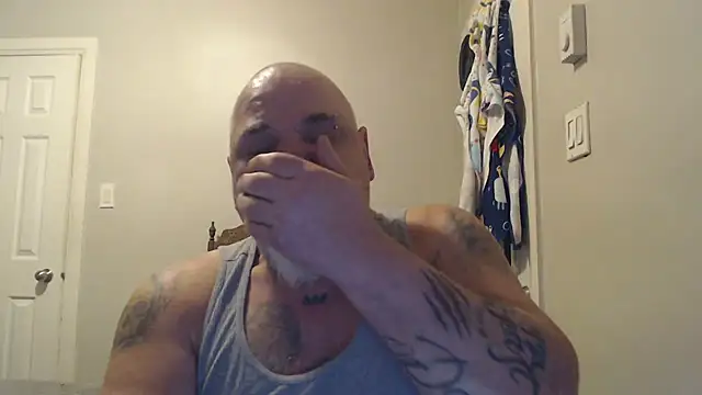 Newfiesausage1972 online show from 03/04/25, 03:15