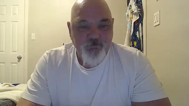 Newfiesausage1972 online show from 03/20/25, 04:42