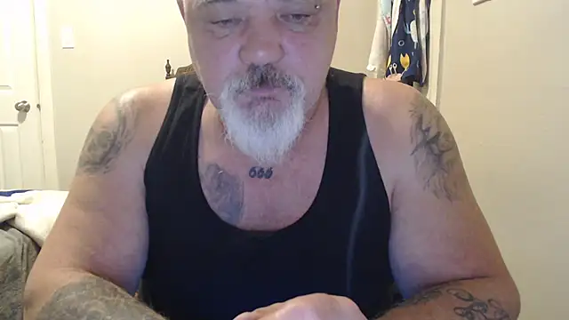 Newfiesausage1972 online show from 03/21/25, 03:02