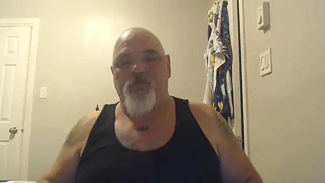 Newfiesausage1972 online show from 03/22/25, 01:22