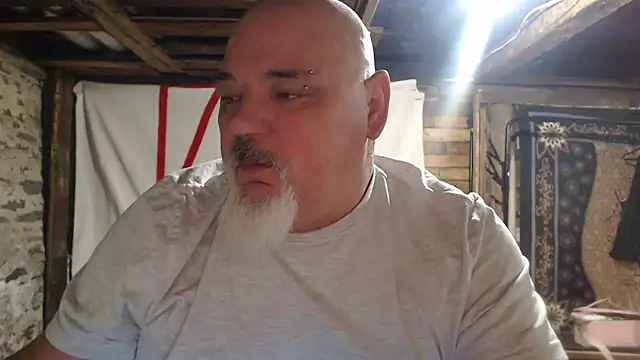 Newfiesausage1972 online show from 01/12/26, 09:36