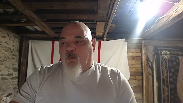 Newfiesausage1972 online show from 01/13/26, 10:09