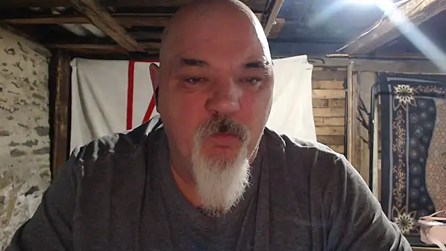 Newfiesausage1972 online show from 01/14/26, 11:16