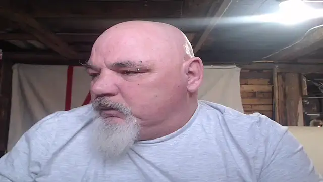 Newfiesausage1972 online show from 02/12/26, 09:32