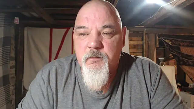 Newfiesausage1972 online show from 02/28/26, 10:49