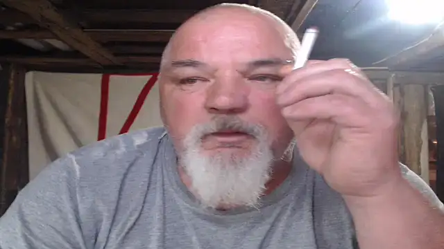 Newfiesausage1972 online show from 05/14/26, 12:45