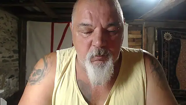 Snapshot of Newfiesausage1972 chatting on 06/24/26, 08:46 Newfiesausage1972 online show from 06/24/26, 08:46