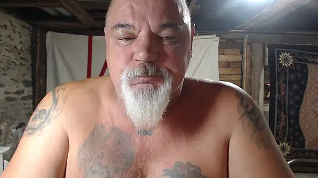 Snapshot of Newfiesausage1972 chatting on 07/19/26, 08:40 Newfiesausage1972 online show from 07/19/26, 08:40