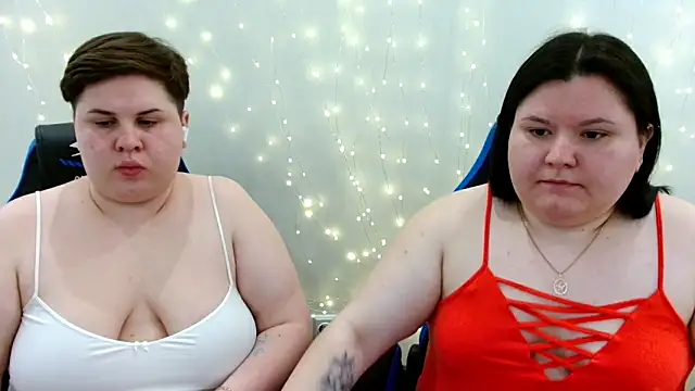 Snapshot of BeckyAndHellen chatting on 05/15/26, 01:07 BeckyAndHellen online show from 05/15/26, 01:07