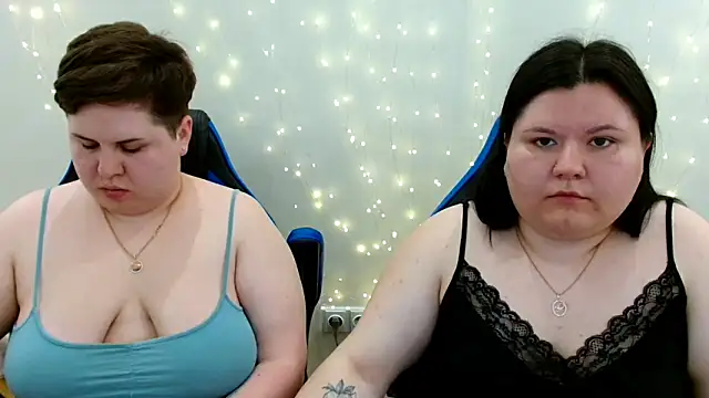 Snapshot of BeckyAndHellen chatting on 05/22/26, 11:05 BeckyAndHellen online show from 05/22/26, 11:05
