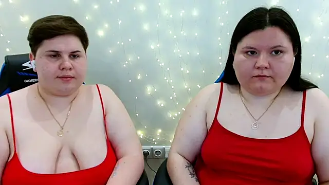 Snapshot of BeckyAndHellen chatting on 05/25/26, 07:31 BeckyAndHellen online show from 05/25/26, 07:31