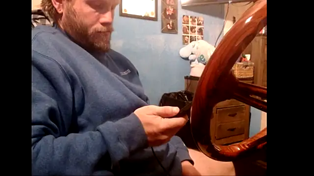 Snapshot of long_thinmint86 chatting on 10/08/25, 01:53 long thinmint86 online show from 10/08/25, 01:53