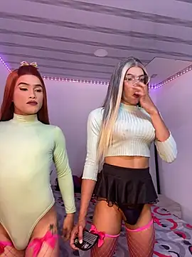 Snapshot of big_girl21cm chatting on 11/21/25, 02:05 big girl21cm online show from 11/21/25, 02:05